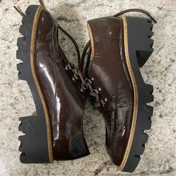 Donald J Pliner evans Oxfords, Dark Brown
Crinkle Patent lace up
Loafers sz 6M - Picture 10 of 15